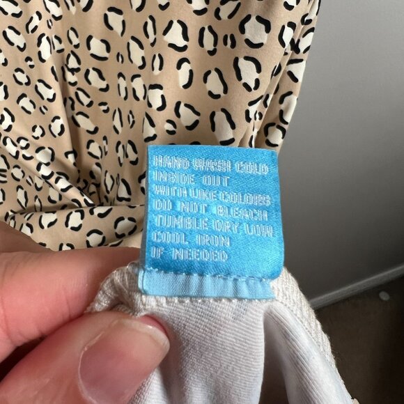 J. Mclaughlin Leopard Shirt Dress Size Medium Animal Print Catalina Cloth Work - Picture 9 of 9